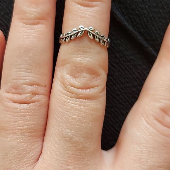 925 Oxidized Silver Leaves Wreath Ring - Picture 7 of 8